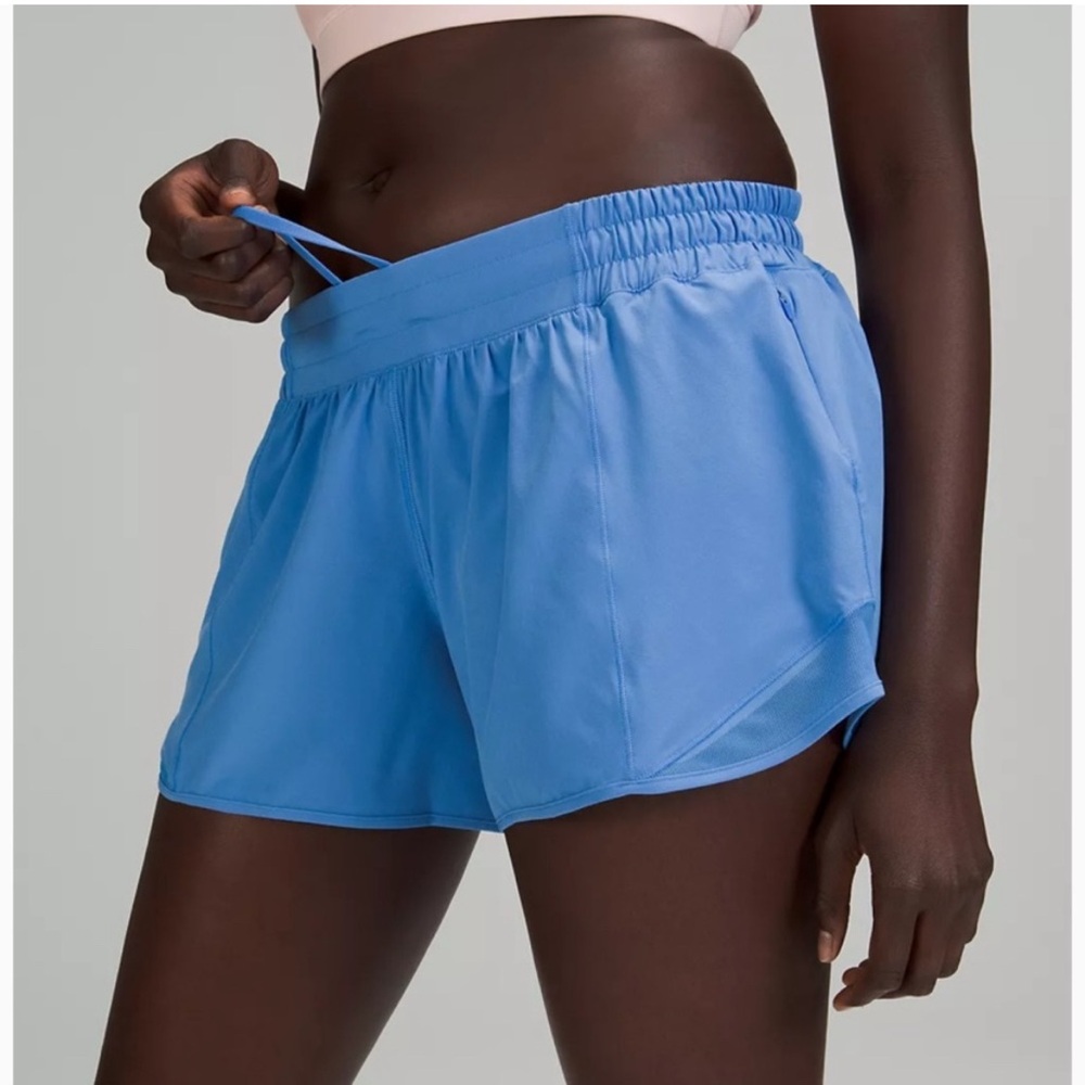 Lululemon Hotty Hot Low-Rise Shorts 4”